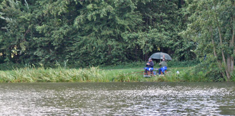Pêche au coup dans le canal Ath Blaton à Tongre-Notre-Dame